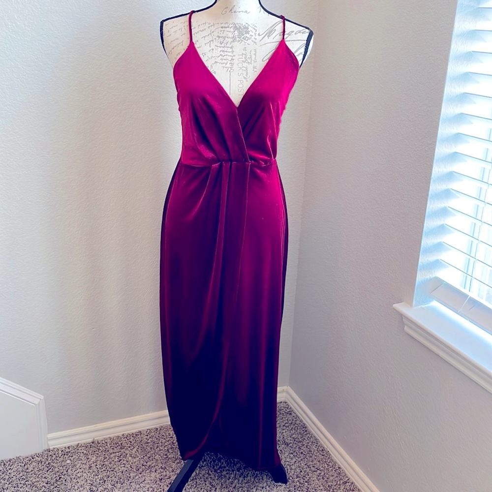 Never worn Velvet Maxi Dress In Wine size M